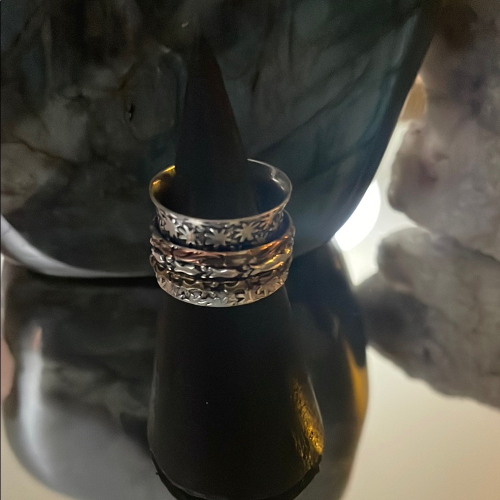 Silver Floral Patterned Ring Set. Sterling. Size 8 - image 1